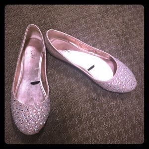Gold glitter, rhinestone flats. Size 7